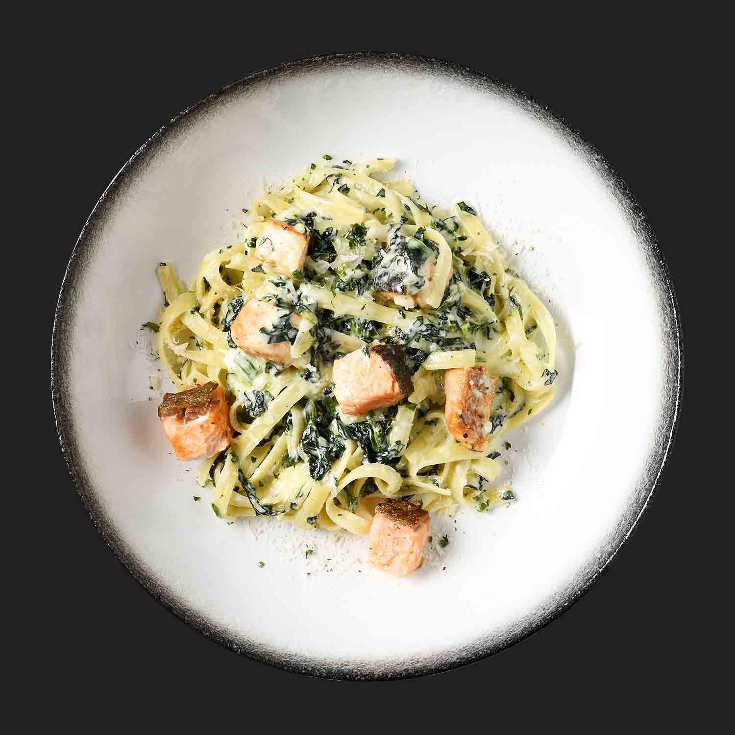 เฟตตูชินีแซลมอน